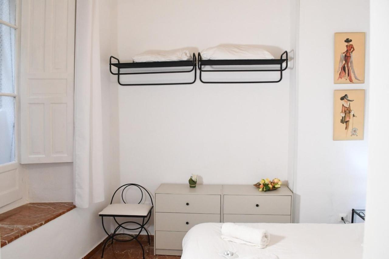 Apartamento Descalzos Севиля Екстериор снимка